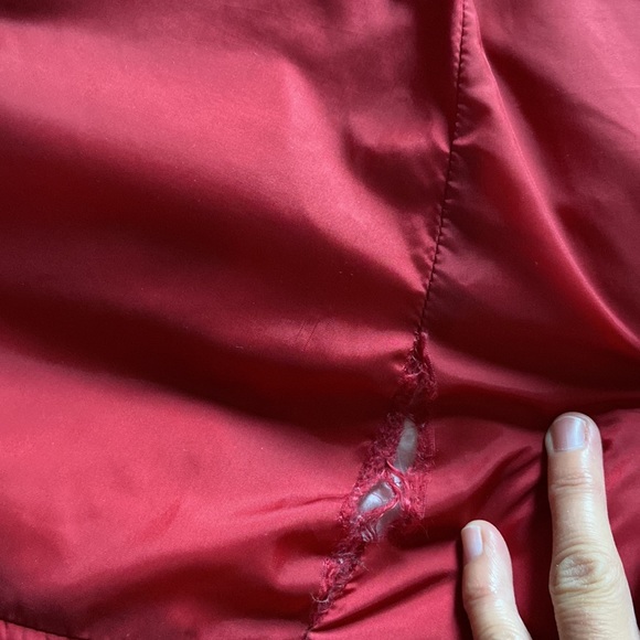 Red puffer winter jacket in size L - Picture 11 of 13